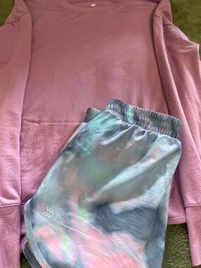 All in Motion outfit long sleeve and shorts